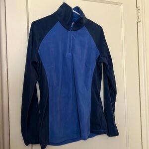Columbia blue sweater size: L